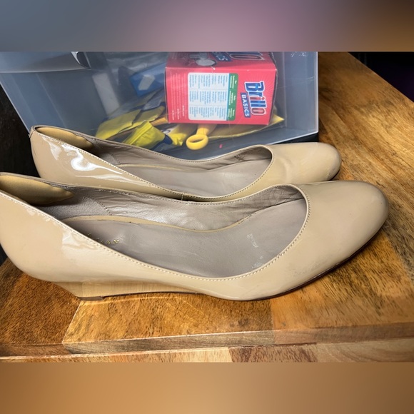 Cole Haan women's wedge pump - Picture 4 of 5